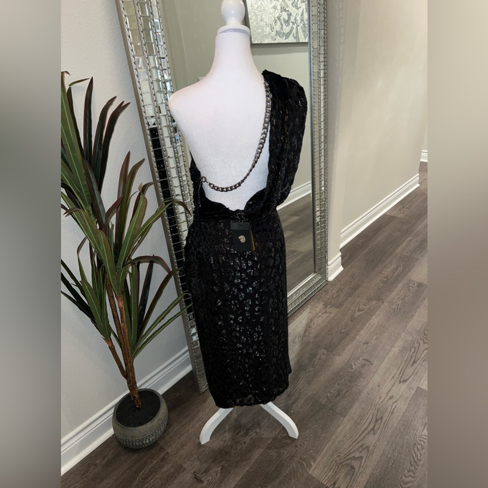 DUNDAS x REVOLVE Hendrix Midi Dress in Black - Picture 11 of 15